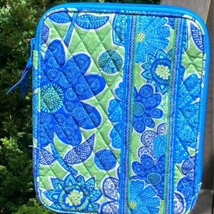 Vera Bradley Tablet Case in Doodle Daisy NWOT
